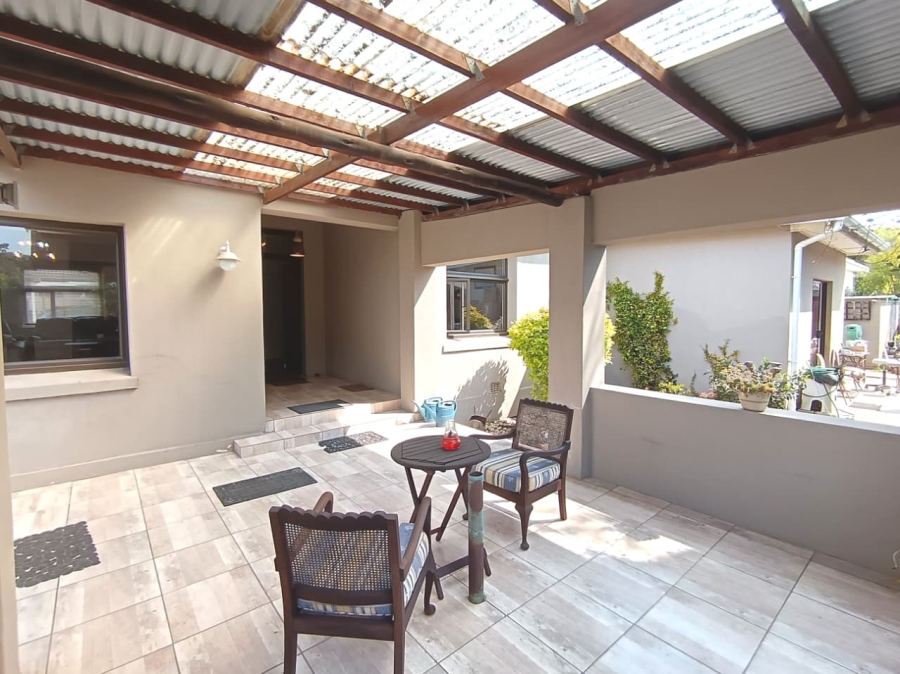 7 Bedroom Property for Sale in Walmer Eastern Cape